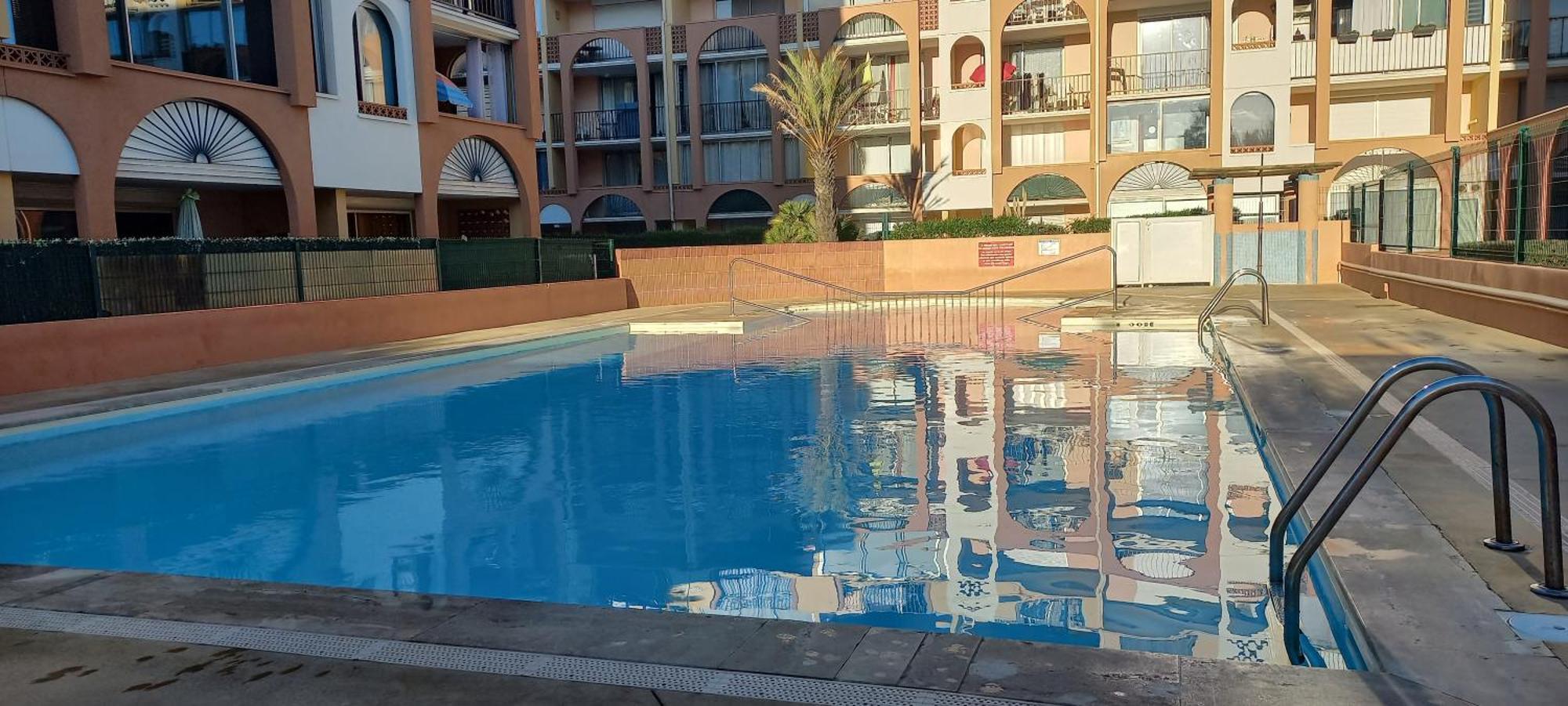 Appartement Situe Au Cap D'Agde Proche Plage Kültér fotó